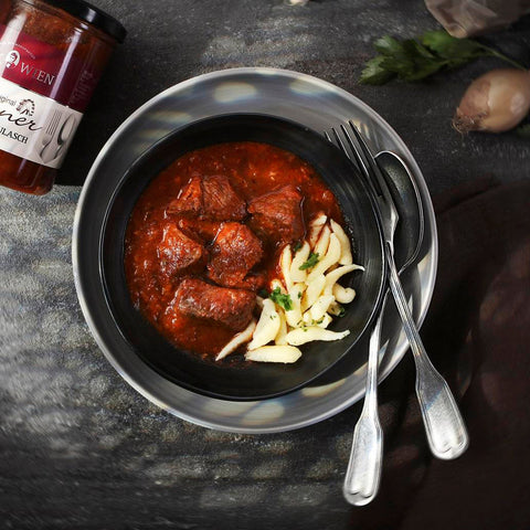Hink's Kalbsrahmgulasch mit Butterspätzle