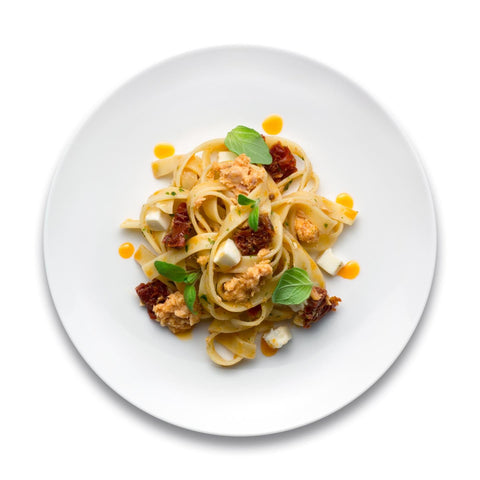 Lachsforellen-Filets auf Tagliatelle